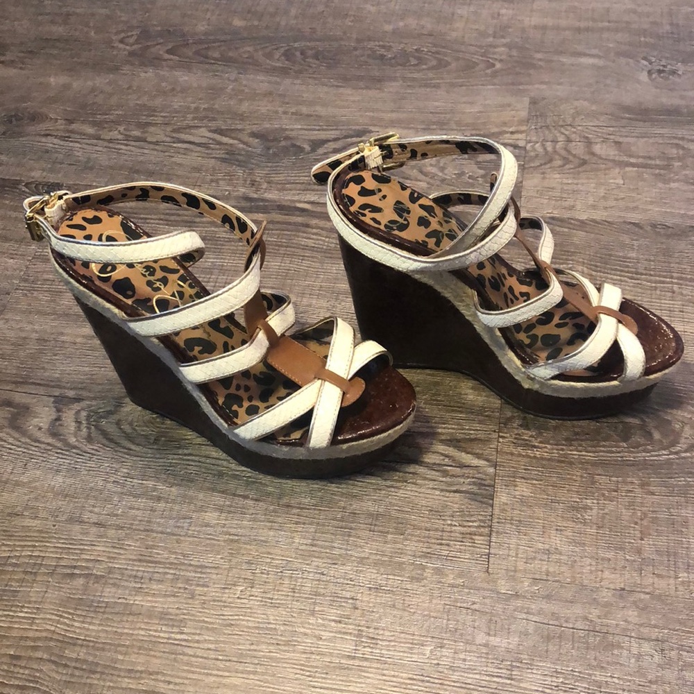 Jessica Simpson Women’s Ginny Wedge Sandal